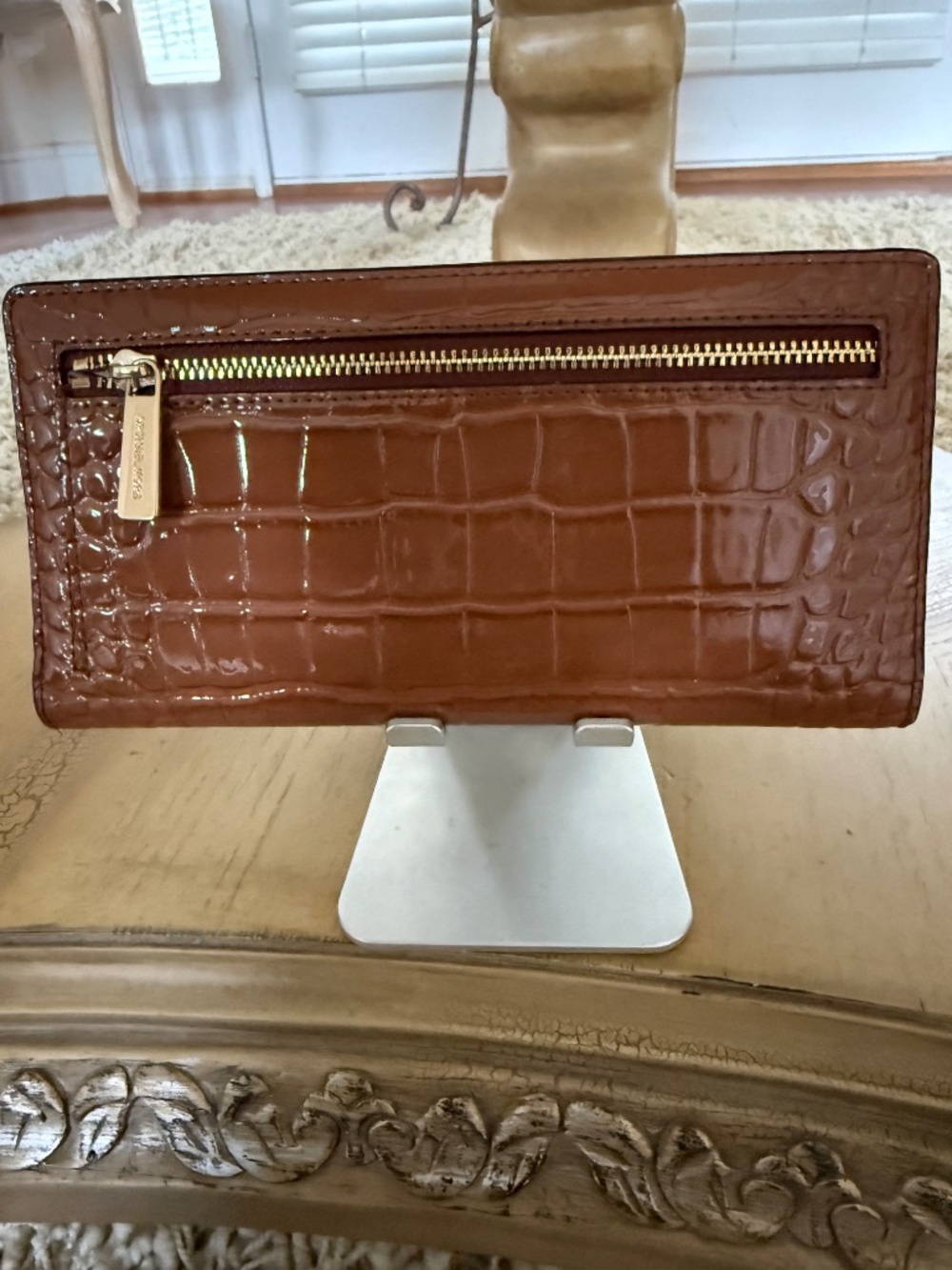 Michael Kors Carson Large Snap Wallet Crocodile Embossed Leather Brown NWOT - Picture 2 of 9